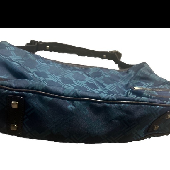 Authentic Tumi purse in the color blue gently used - Picture 2 of 11